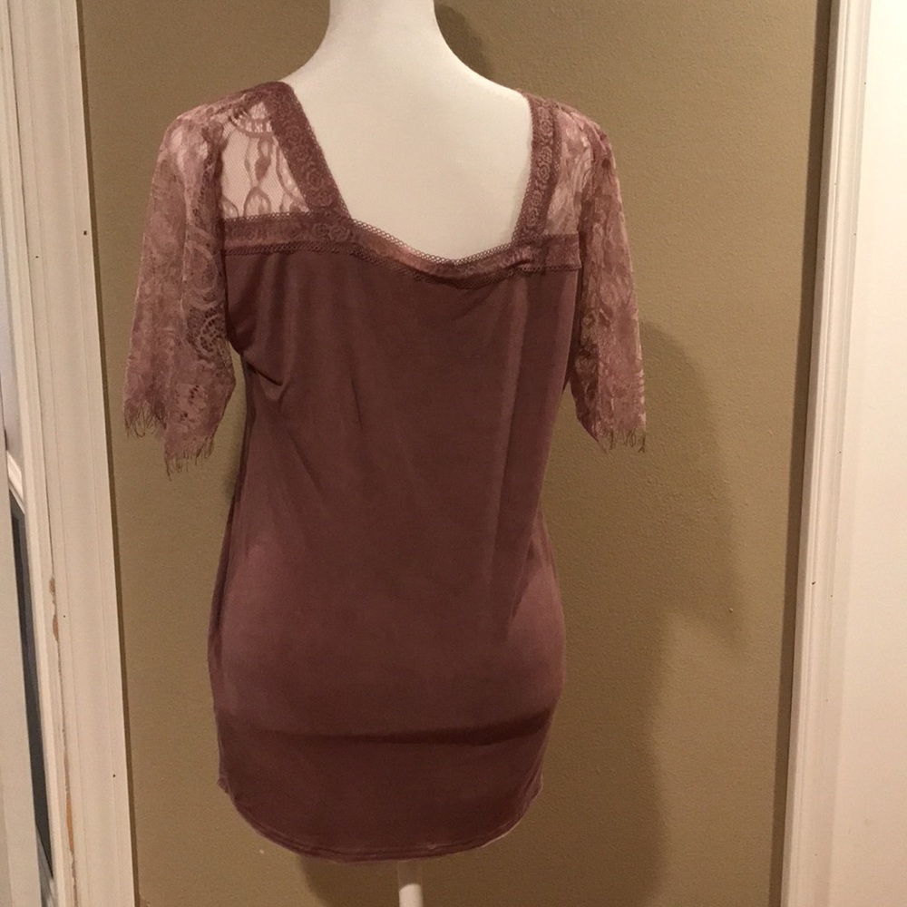 Pol Women V-neck Top Mauve Size Medium - Picture 2 of 3